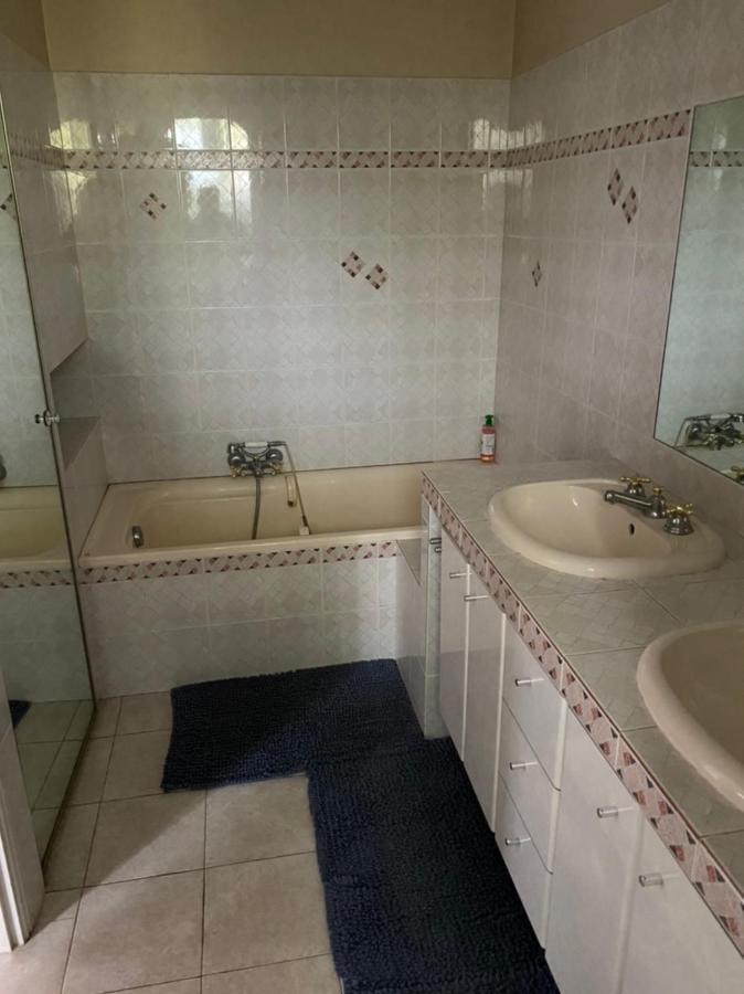 Chambre Spacieuse Independante Dans Villa Plus Parking Privee Ле-Канне Экстерьер фото